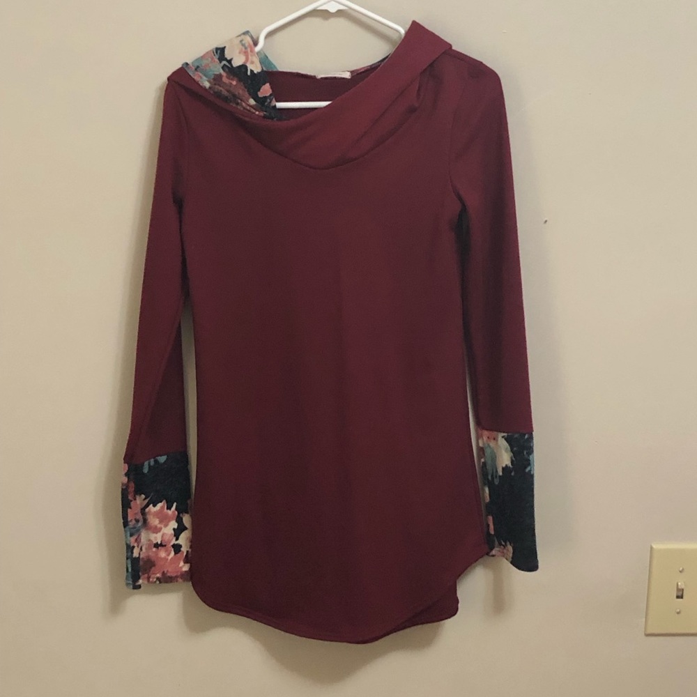 Marrón and floral sweater
